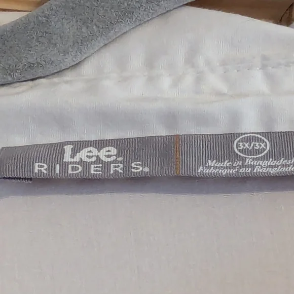 Lee White Button-Up Shirt - Picture 3 of 5